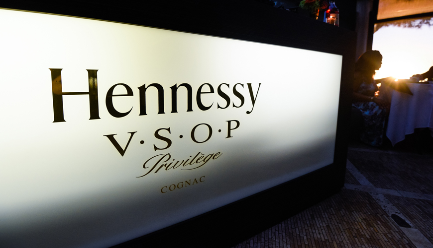 Hennessy-All-Star-Celebration-VSOP-Privilege-erick-aybar-lighted-bar-rental-2